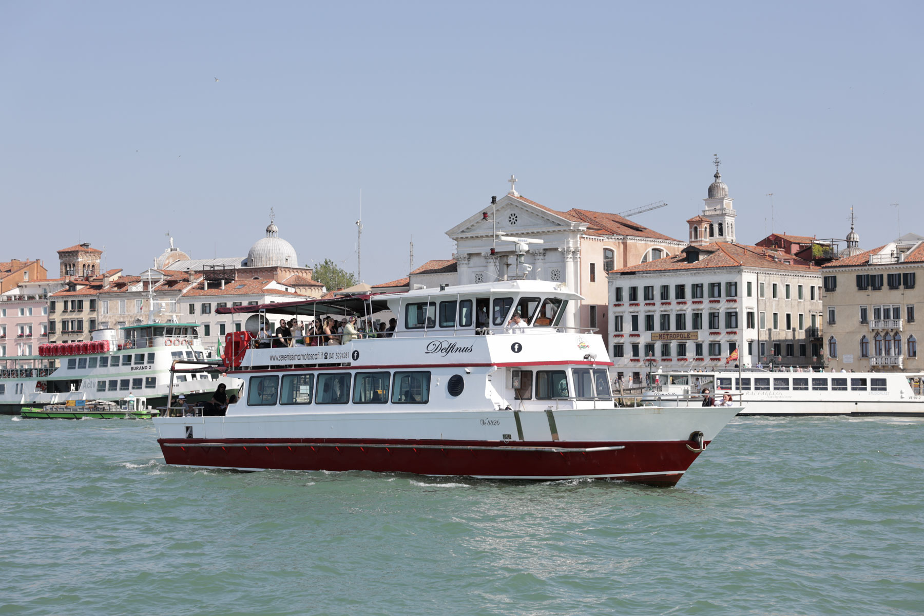 Sunrise to Sunset: Best Times for Venice Boat Tours with Serenissima Tour